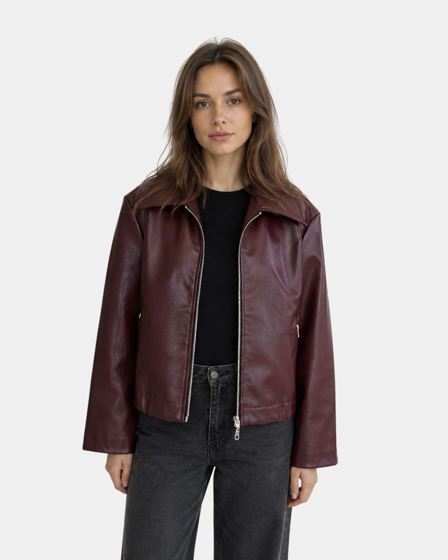Rosélinea | Chaqueta clásica de piel sintética