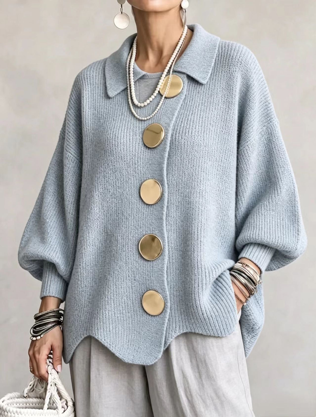 Isadora | Cardigan Oversize con Cuello y Grandes Botones Metálicos
