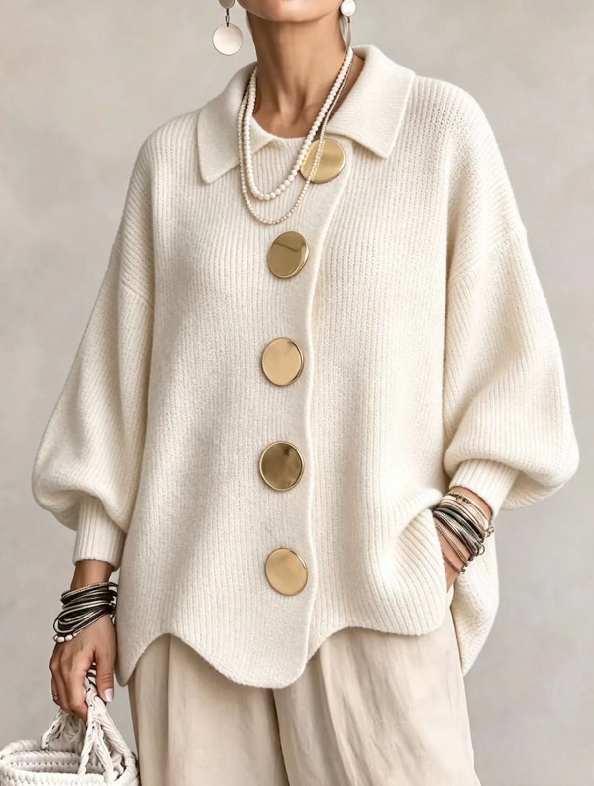 Isadora | Cardigan Oversize con Cuello y Grandes Botones Metálicos