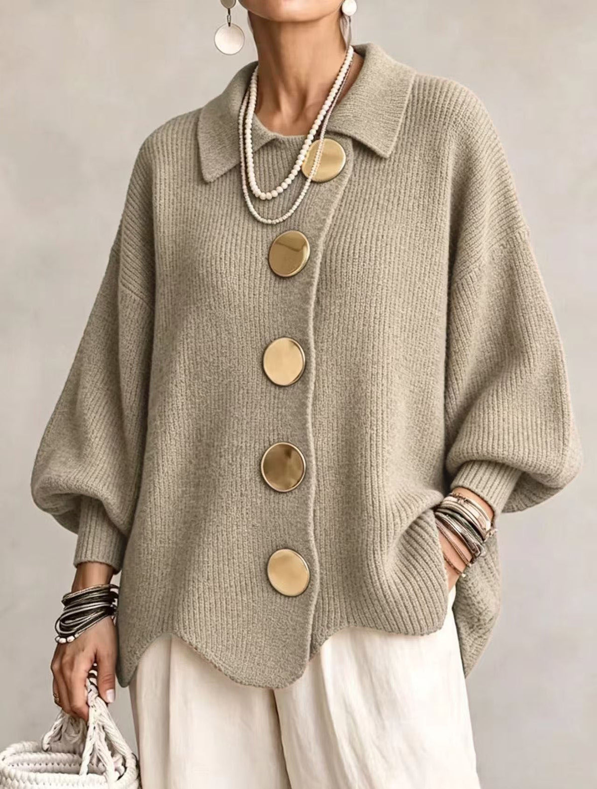 Isadora | Cardigan Oversize con Cuello y Grandes Botones Metálicos