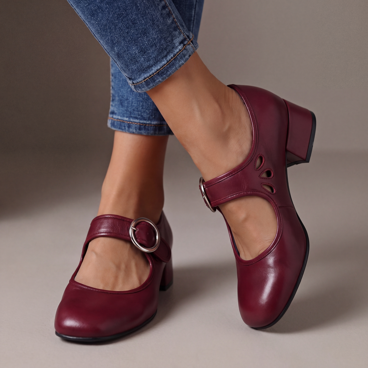 Zapato de tacón con correa