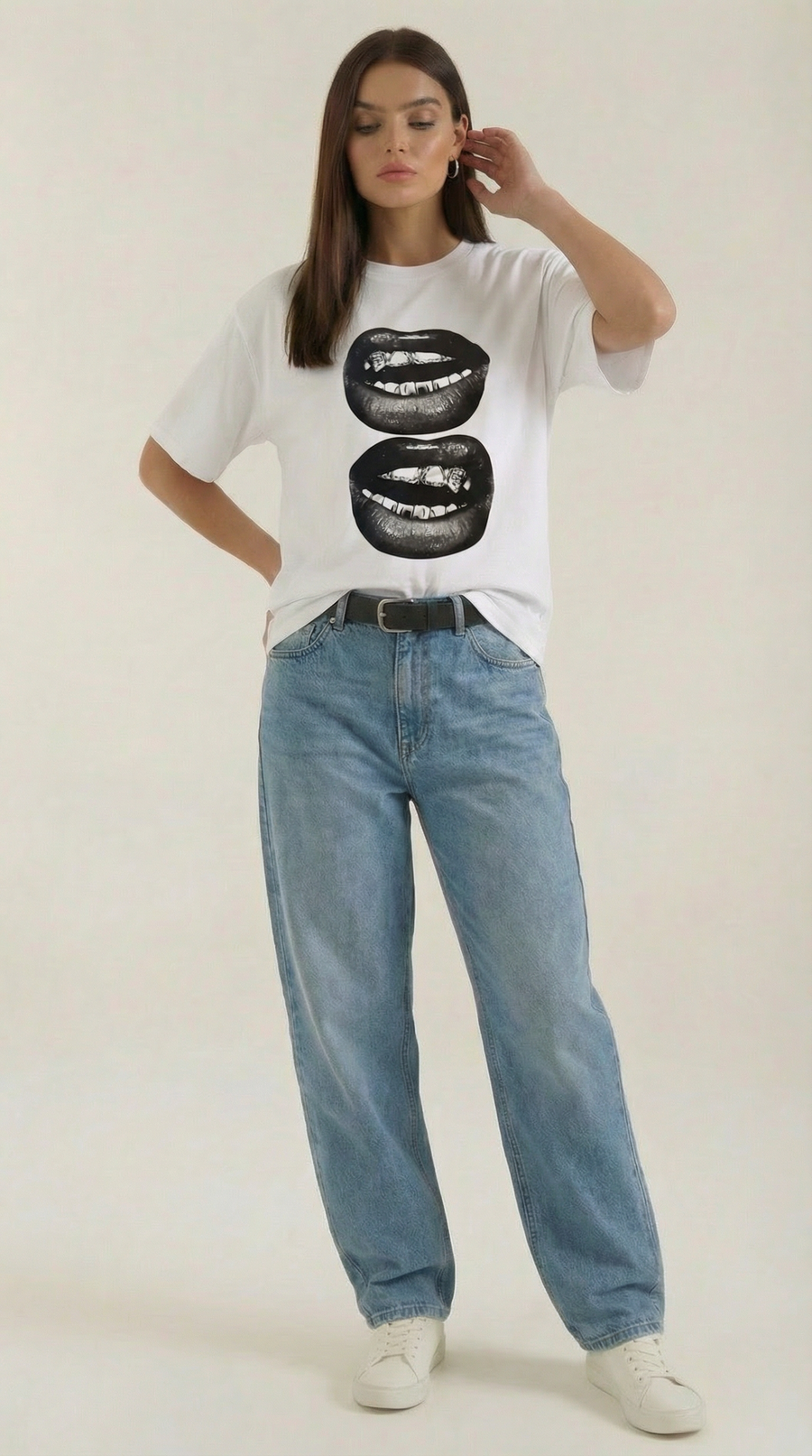 'Natalia' Oversized T-Shirt with Graphic Design